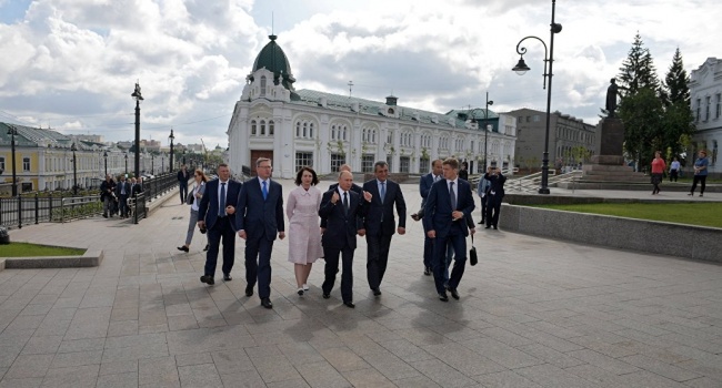 В соцсетях посмеялись над Путиным в пустом Омске В соцсетях посмеялись над Путиным в пустом Омске