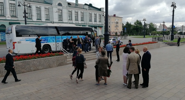 В соцсетях посмеялись над Путиным в пустом Омске В соцсетях посмеялись над Путиным в пустом Омске