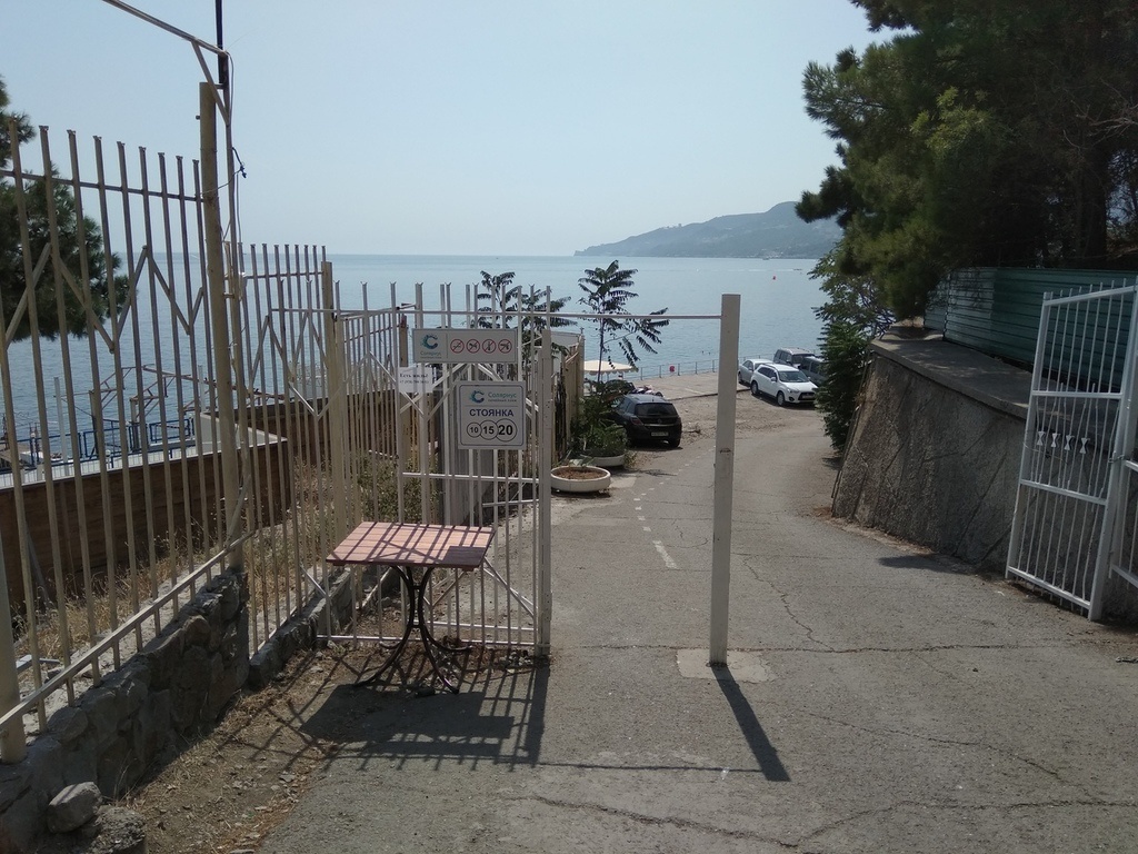  Политика оккупантов превратила Крым в настоящую свалку: в сети опубликованы шокирующие фото местных жителей 