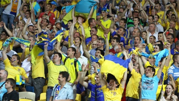 Лига наций: во время матча Украина – Чехия в Угерске Градиште украинские фанаты спели хит «Путин – х**ло»