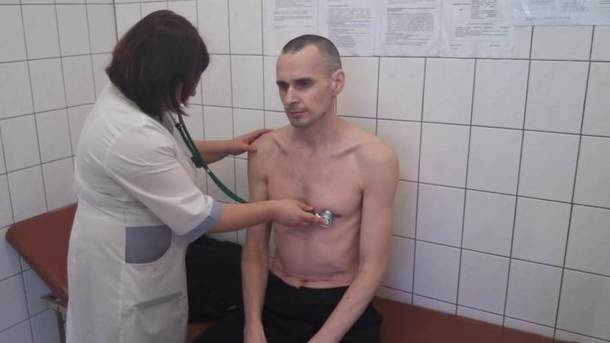 «Одна кожа и кости»: в сети появилось фото Сенцова из больницы «Одна кожа и кости»: в сети появилось фото Сенцова из больницы