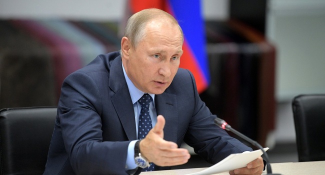 Мнение россиян о Путине резко ухудшилось после его заявления о пенсионной реформе Мнение россиян о Путине резко ухудшилось после его заявления о пенсионной реформе