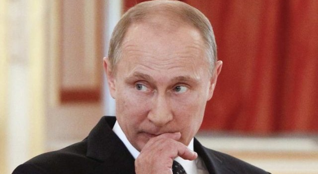 Путина жестко подставили в Кремле: в сети опубликовали курьезные фото