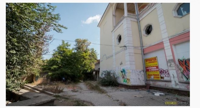 Блогер показал, что произошло с самым красивым зданием в Крыму