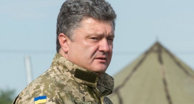 Почти 100% украинцев готовы взять в руки оружие и защищать свою страну, - Порошенко