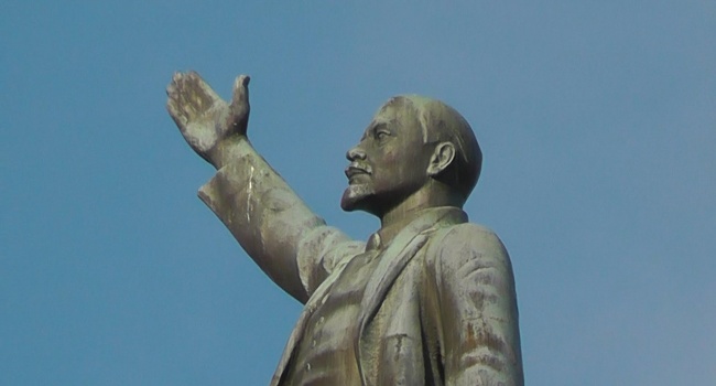 Жители Полтавской области отказались сносить памятник Ленину