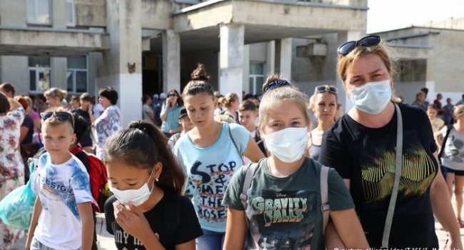 В Крыму предупредили о кислотном дожде, который вызывает волдыри на коже: ситуация с утечкой химических веществ усугубляется В Крыму предупредили о кислотном дожде, который вызывает волдыри на коже: ситуация с утечкой химических веществ усугубляется