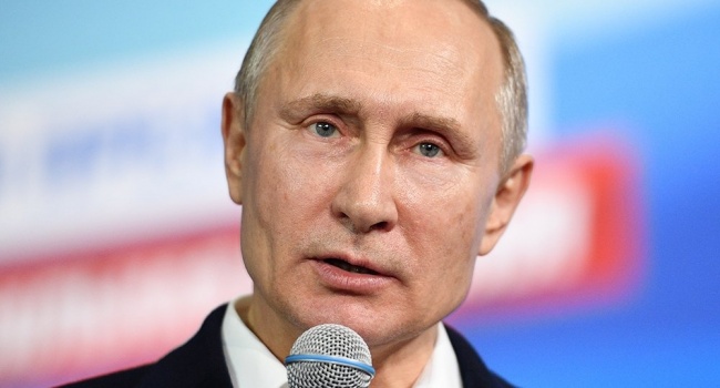 Один двойник моложавый, а второй отекший: журналист рассказал, как в России подменяют Путина