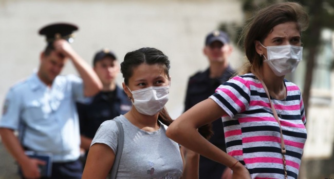 «Трубы дымят»: в Крыму началась экстренная эвакуация жителей из-за экологической катастрофы 