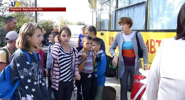 «Страх и паника»: из-за выбросов из «Крымского титана» в Херсонской области началась масштабная эвакуация