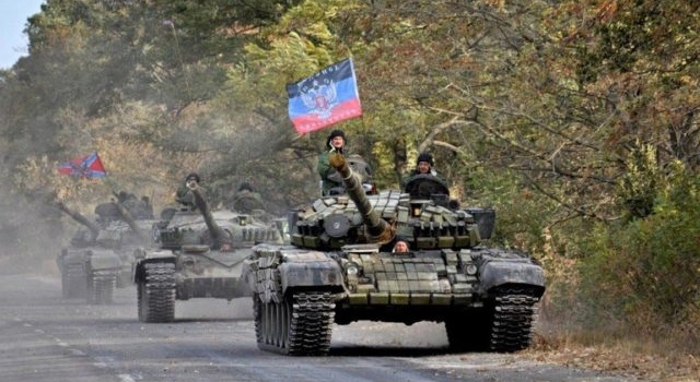 Очередное вторжение России: волонтер сообщил о прибытии на Донбасс военной колонны 