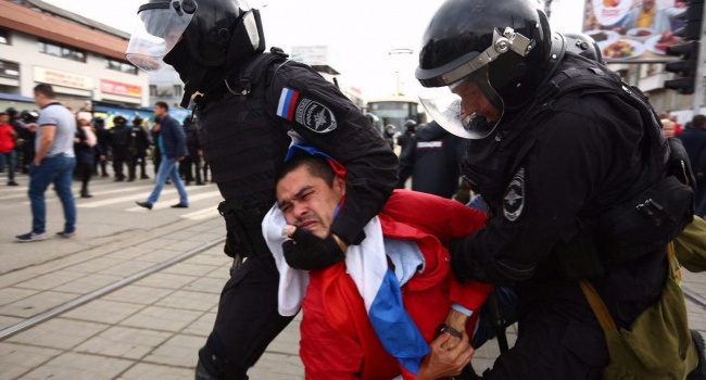 На митингах в России задержали несколько сотен человек На митингах в России задержали несколько сотен человек