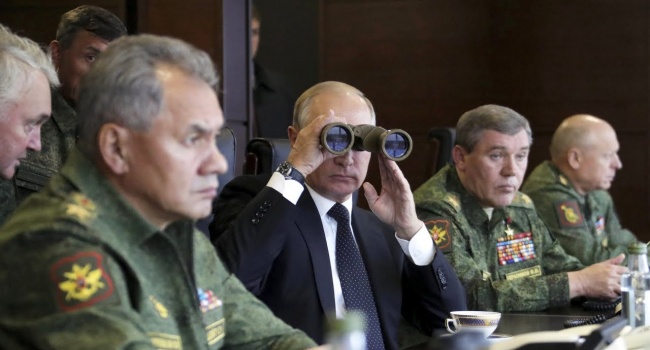 Путин запретит военным сливать данные в социальные сети Путин запретит военным сливать данные в социальные сети