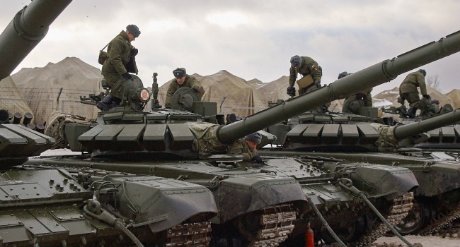 Россия перебрасывает к границе с Украиной мощное оружие и военных – разведка