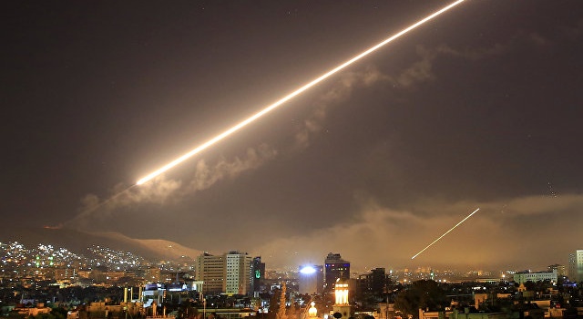 Армия Израиля нанесла ответный удар по складу оружия Ирана в Сирии
