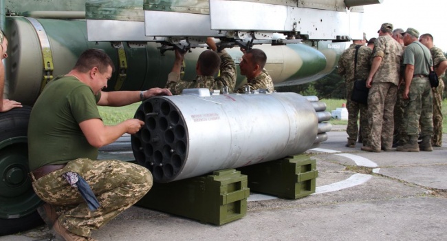 «Сверхзвуковая скорость, уничтожающая броню»: Порошенко продемонстрировал испытания новейшего оружия Украины