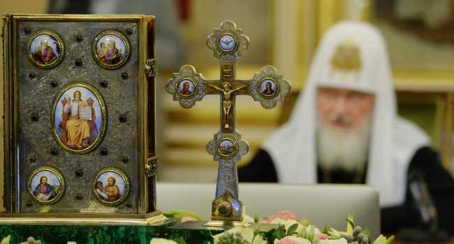 В РПЦ назвали «выстрелом в ногу» решение Синода о разрыве с Константинополем 