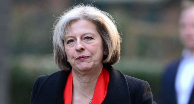 Британские консерваторы требуют от Терезы Мэй покинуть пост