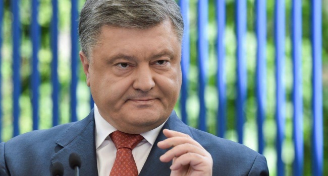 В Крыму отреагировали на заявление президента Украины о базе в Севастополе: Порошенко - главный идеолог пустословия