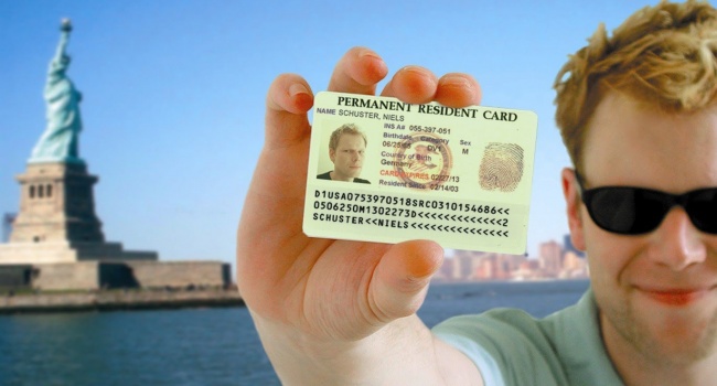 В США заявили об ужесточении процедуры выдачи грин-карты мигрантам