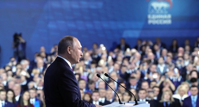 Путин проигрывает: российский политолог рассказал о социальном неравенстве и позорных конфузах Кремля 