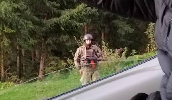 На популярном украинском курорте Западной Украины засветились «зеленые человечки»: опубликованы фото и видео На популярном украинском курорте Западной Украины засветились «зеленые человечки»: опубликованы фото и видео
