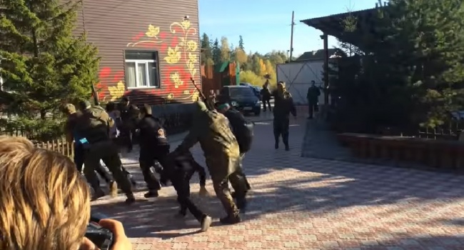 Еще одно дно пробито: сеть в ярости от видеоролика акции с детьми в РФ о трагедии в Беслане Еще одно дно пробито: сеть в ярости от видеоролика акции с детьми в РФ о трагедии в Беслане