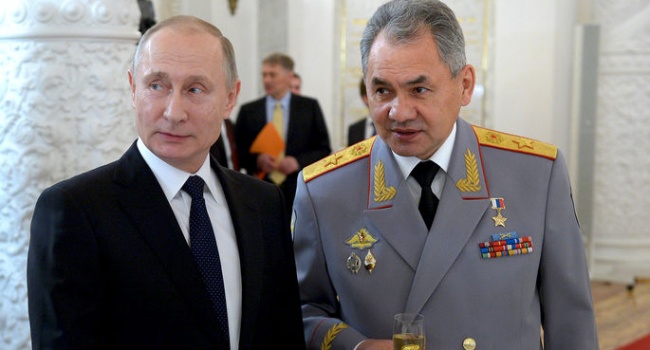 Эксперт: мы наблюдаем двоевластие в России и попытку нанести удар по авторитету Путина