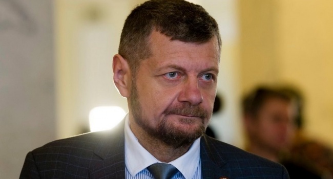 Пока неприкасаемый. Луценко вернул документы о прошении лишить Мосийчука неприкосновенности, на доработку в САП Пока неприкасаемый. Луценко вернул документы о прошении лишить Мосийчука неприкосновенности, на доработку в САП