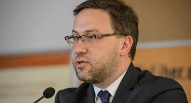 В Польше пожаловались на «конфликт идентичностей» с Украиной В Польше пожаловались на «конфликт идентичностей» с Украиной