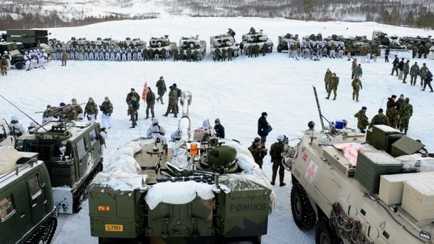 Российские военные устроили провокации на учениях НАТО в Арктике