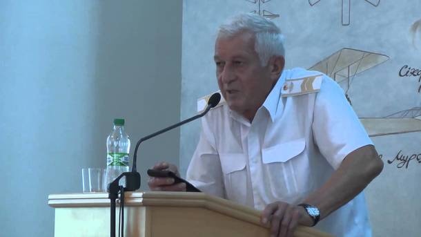 Умер бывший министр обороны Украины