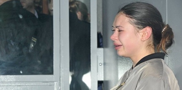 «Ей тяжело ходить и голова болит»: адвокат Алены Зайцевой рассказал о серьезных проблемах подсудимой 