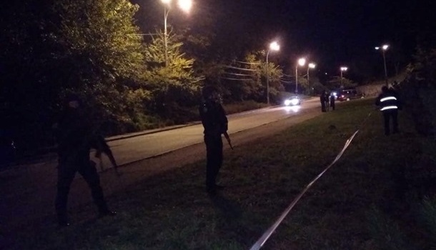 На Печерске в Киеве неизвестный подстрелил полицейского На Печерске в Киеве неизвестный подстрелил полицейского