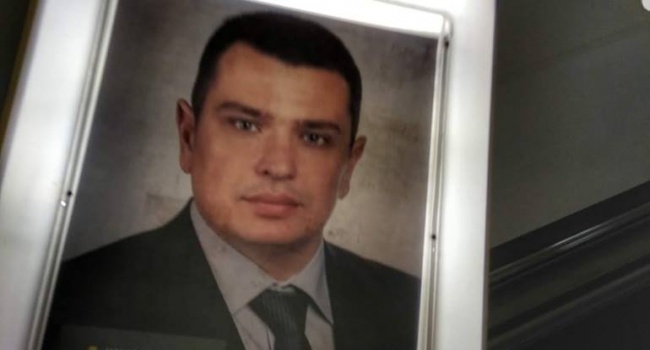 Политтехнолог о рекламе Сытника в метро: если средства внебюджетные – это скандал Политтехнолог о рекламе Сытника в метро: если средства внебюджетные – это скандал