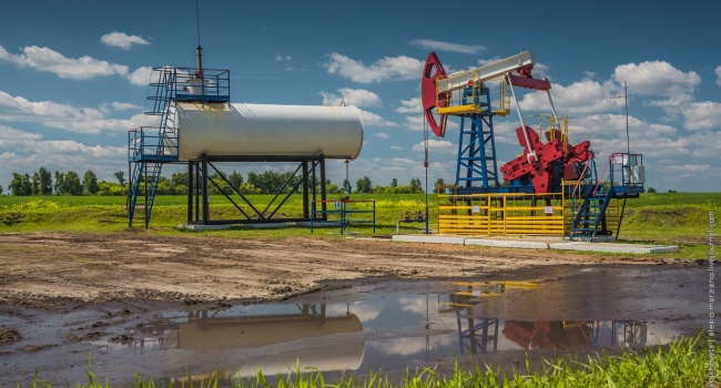 Абсолютный рекорд: цены на нефть приблизились к историческому максимуму Абсолютный рекорд: цены на нефть приблизились к историческому максимуму
