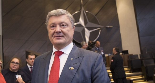 «Не могут смириться»: у Порошенко прокомментировали судебный иск по Томосу «Не могут смириться»: у Порошенко прокомментировали судебный иск по Томосу