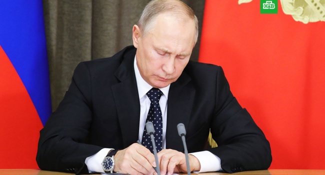 Путин пошел против воли россиян, подписав злосчастную пенсионную реформу Путин пошел против воли россиян, подписав злосчастную пенсионную реформу
