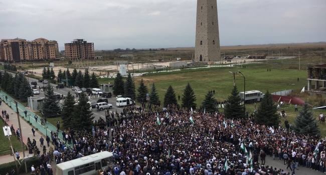 В Ингушетии массовые акции протеста, представители силовых ведомств открыли огонь В Ингушетии массовые акции протеста, представители силовых ведомств открыли огонь