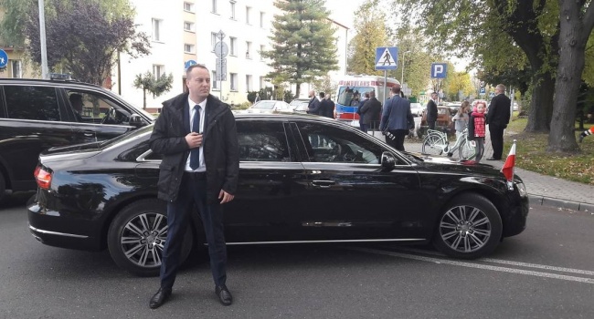 Автомобиль из кортежа польского президента сбил ребенка Автомобиль из кортежа польского президента сбил ребенка
