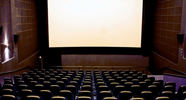 Кабмин разрешил кинотеатрам круглосуточно показывать фильмы с пометкой 18+