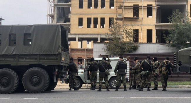 Многотысячные протесты в Ингушетии: активисты не пустили в Магас колонну Росгвардии Многотысячные протесты в Ингушетии: активисты не пустили в Магас колонну Росгвардии