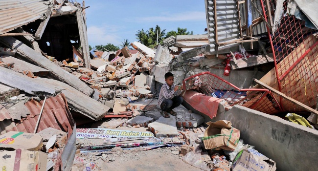 5 тысяч человек пропали без вести: в Индонезии продолжает расти число погибших