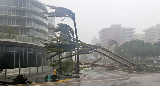 К штату Флорида приближается новый сильнейший ураган
