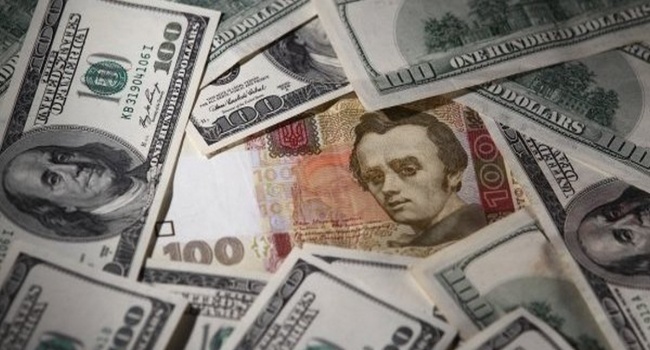  К Новому году курс доллара достигнет 32 гривен