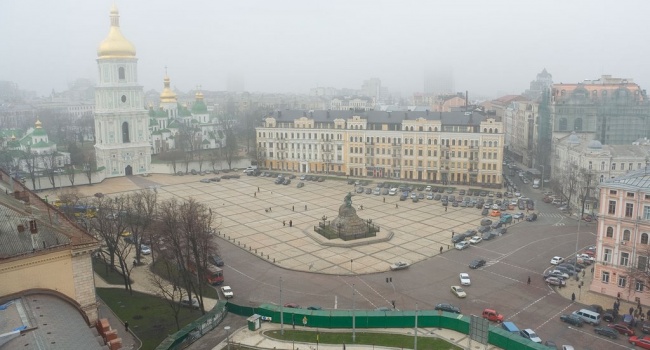 Петр Порошенко призвал всех людей выходить на Софийскую площадь и молиться за автокефалию