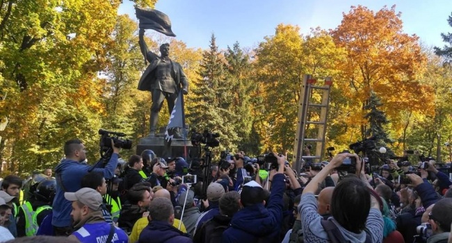 В День защитника Украины не обошлось без провокаций В День защитника Украины не обошлось без провокаций