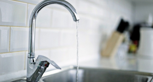 Жители Симферополя о питьевой воде в городе: «Использовать невозможно!»