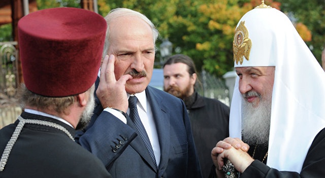 «Мы подошли к опасной черте»: Лукашенко поддержал патриарха РПЦ Кирилла, заговорив об расколе из-за предоставления Томоса Украине 