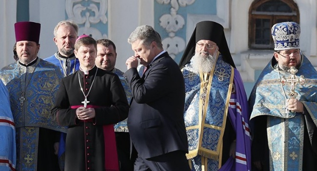 РПЦ призывает Порошенко не преследовать верующих